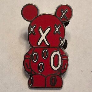 DISNEY Pin Trading ~ Vinylmation Jr ~ Mystery Series #5~Hugs & Kisses ~ 2012~P04
